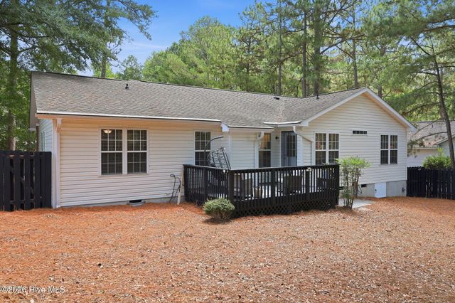 2405 Longleaf Drive W, Pinehurst, NC 28374