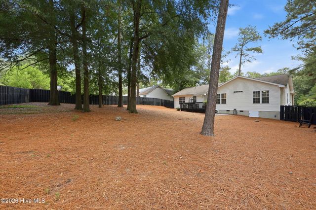 2405 Longleaf Drive W, Pinehurst, NC 28374