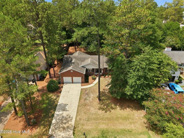 2405 Longleaf Drive W, Pinehurst, NC 28374