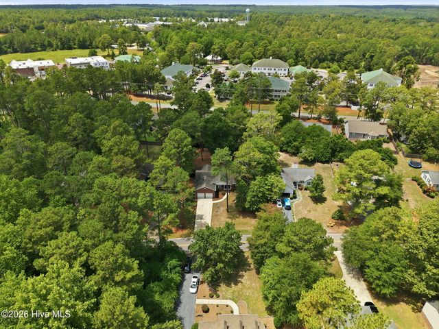 2405 Longleaf Drive W, Pinehurst, NC 28374
