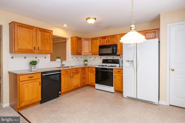 114 WESSEX CT, Reading, PA 19606