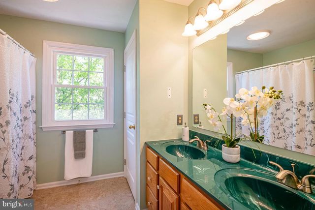 114 WESSEX CT, Reading, PA 19606