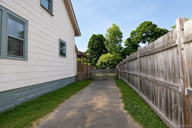630 Route 212, Saugerties, NY 12477