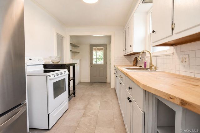 630 Route 212, Saugerties, NY 12477