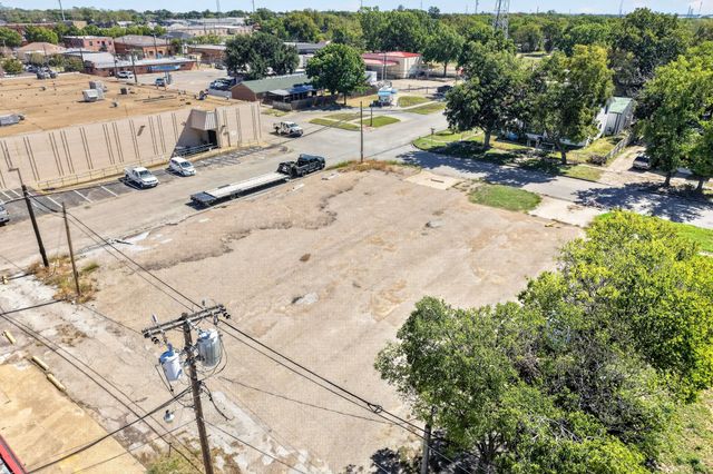 400 W Brown Street, Ennis, TX 75119