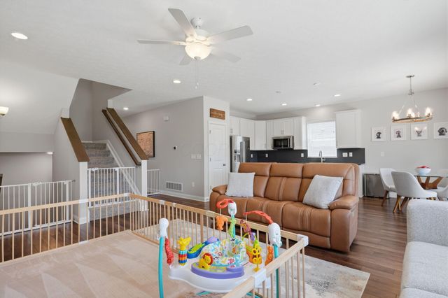 414 Colonial Club Road, Commercial Point, OH 43116