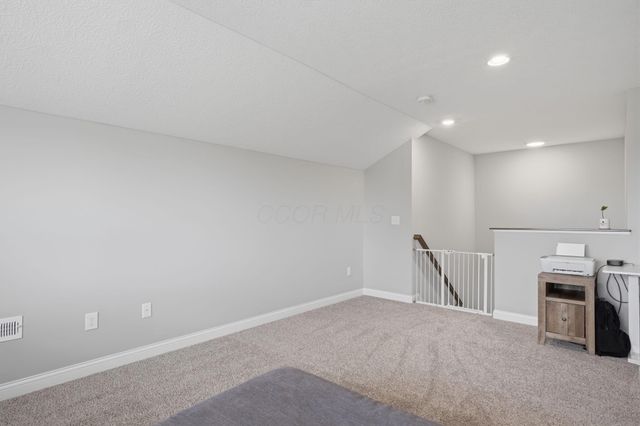 414 Colonial Club Road, Commercial Point, OH 43116