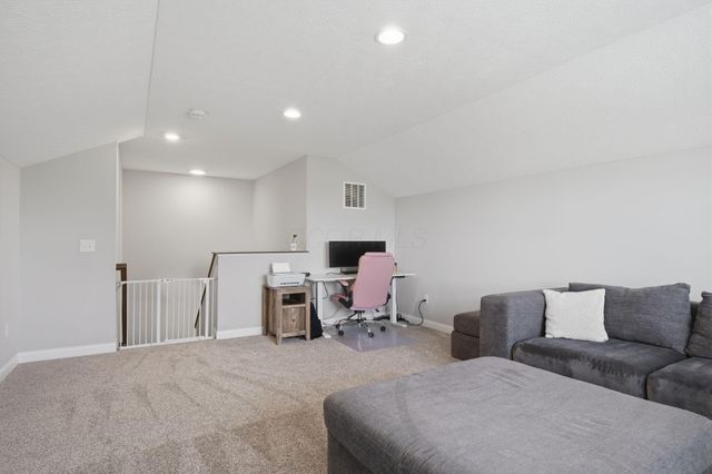 414 Colonial Club Road, Commercial Point, OH 43116