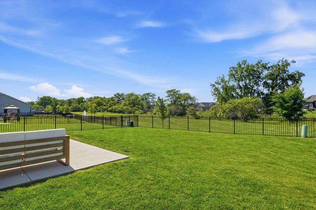 414 Colonial Club Road, Commercial Point, OH 43116