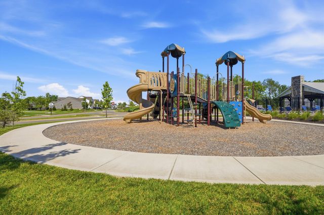 414 Colonial Club Road, Commercial Point, OH 43116