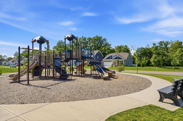 414 Colonial Club Road, Commercial Point, OH 43116