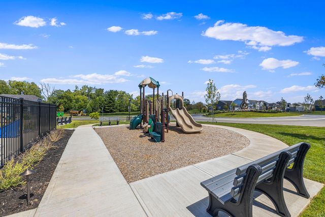 414 Colonial Club Road, Commercial Point, OH 43116