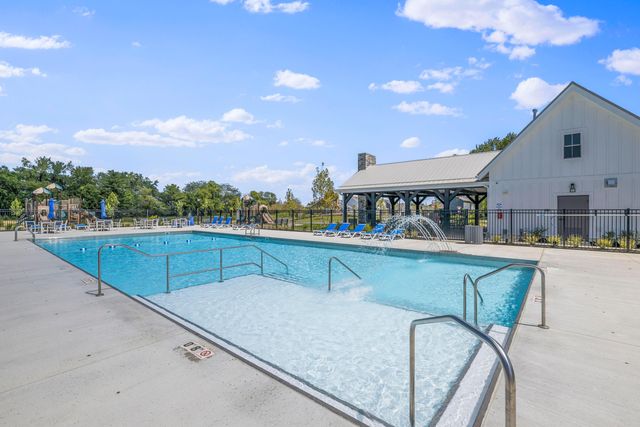 414 Colonial Club Road, Commercial Point, OH 43116