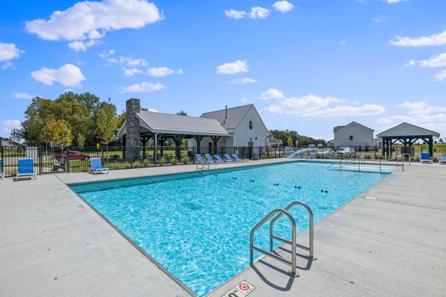 414 Colonial Club Road, Commercial Point, OH 43116