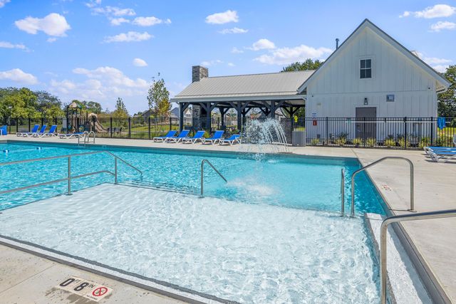 414 Colonial Club Road, Commercial Point, OH 43116