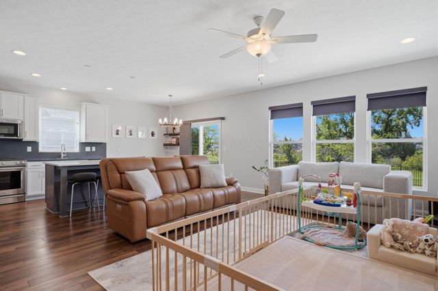 414 Colonial Club Road, Commercial Point, OH 43116