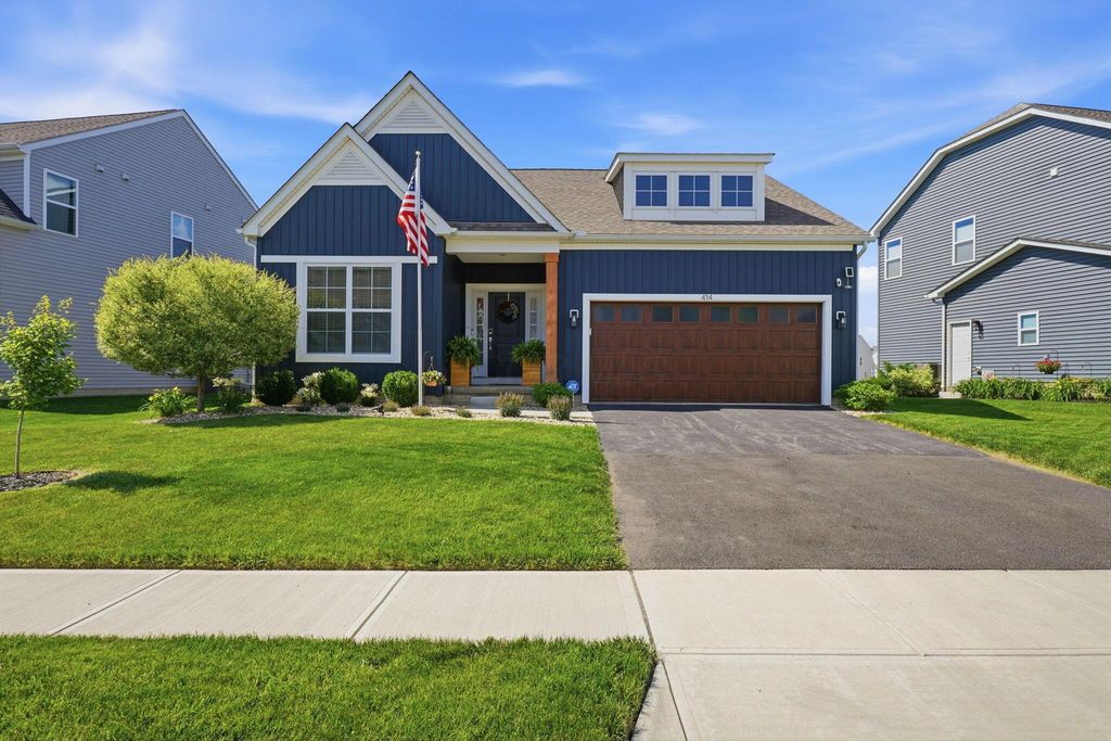 414 Colonial Club Road, Commercial Point, OH 43116