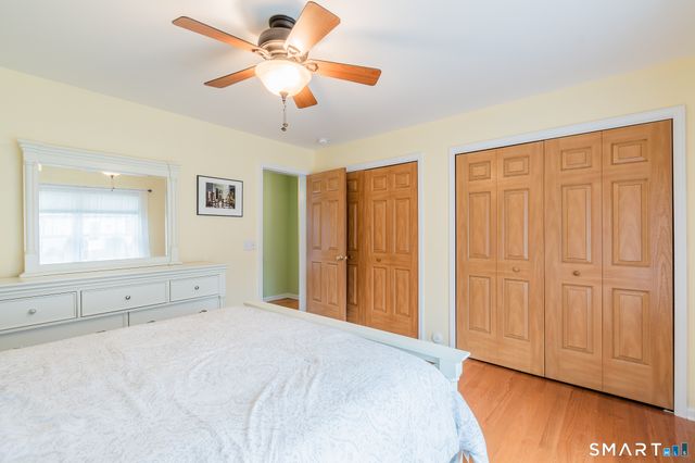 4 Sunrise Avenue, East Lyme, CT 06357