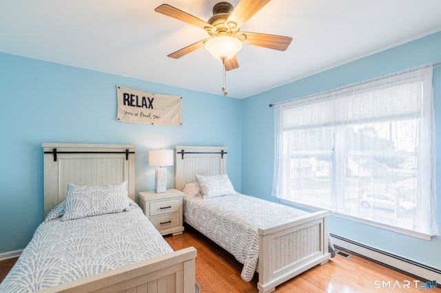 4 Sunrise Avenue, East Lyme, CT 06357