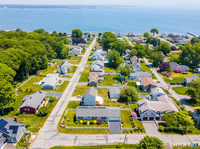 4 Sunrise Avenue, East Lyme, CT 06357