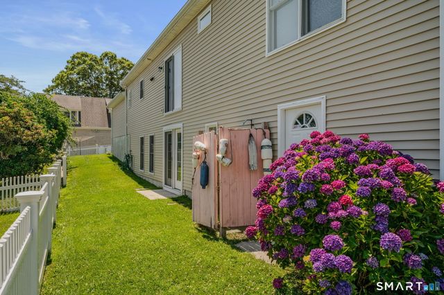 4 Sunrise Avenue, East Lyme, CT 06357