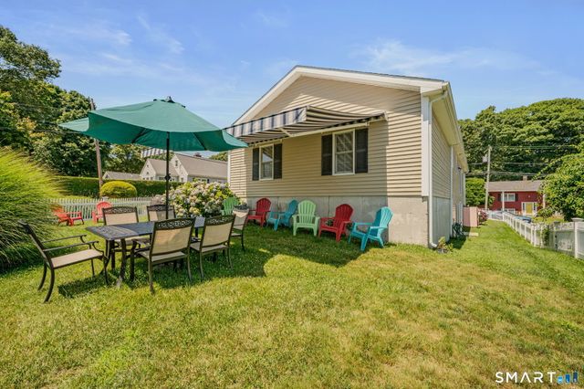 4 Sunrise Avenue, East Lyme, CT 06357