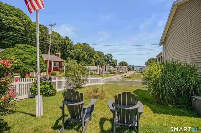 4 Sunrise Avenue, East Lyme, CT 06357