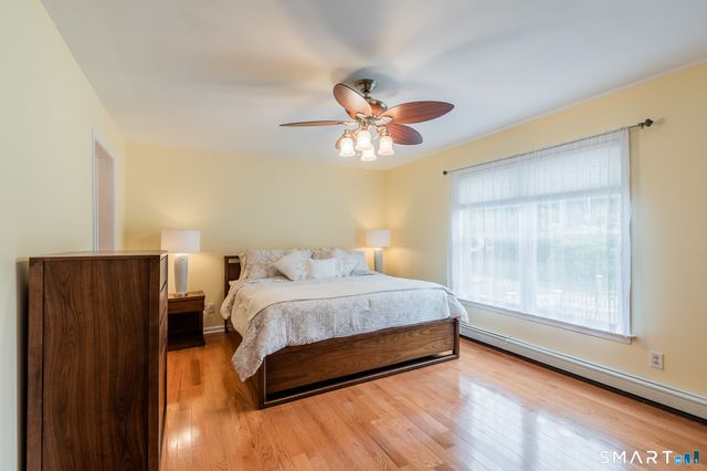 4 Sunrise Avenue, East Lyme, CT 06357