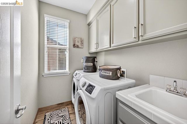 390 Caravaggio CIR, Sacramento, CA 95835