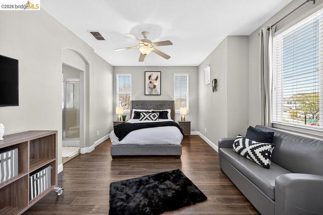 390 Caravaggio CIR, Sacramento, CA 95835