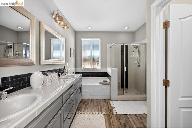 390 Caravaggio CIR, Sacramento, CA 95835