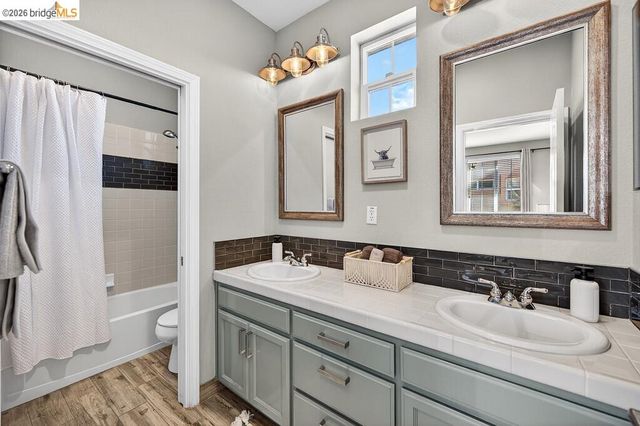 390 Caravaggio CIR, Sacramento, CA 95835