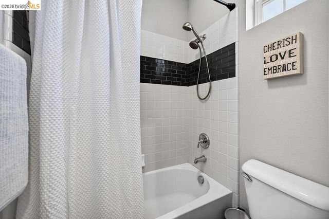 390 Caravaggio CIR, Sacramento, CA 95835