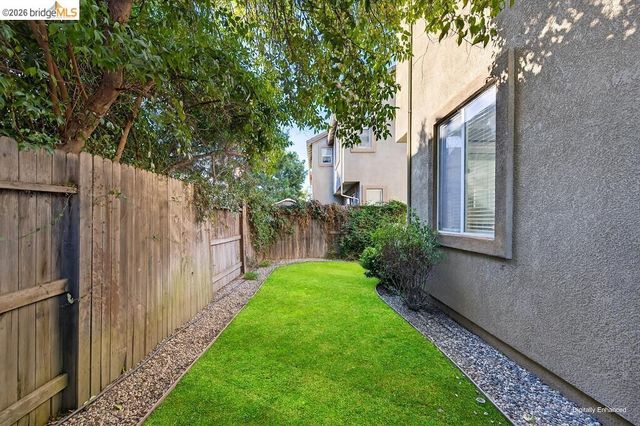 390 Caravaggio CIR, Sacramento, CA 95835