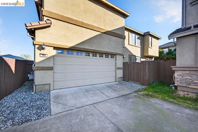 390 Caravaggio CIR, Sacramento, CA 95835