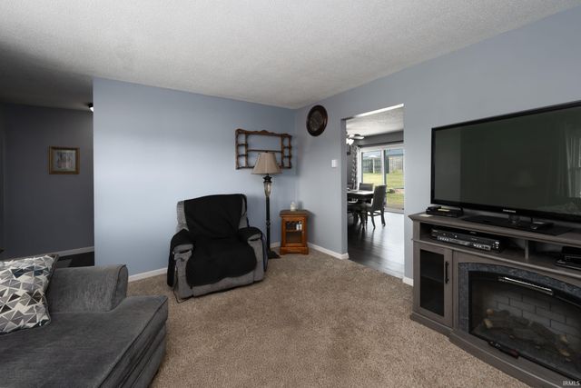 9611 Lima Road, Fort Wayne, IN 46818