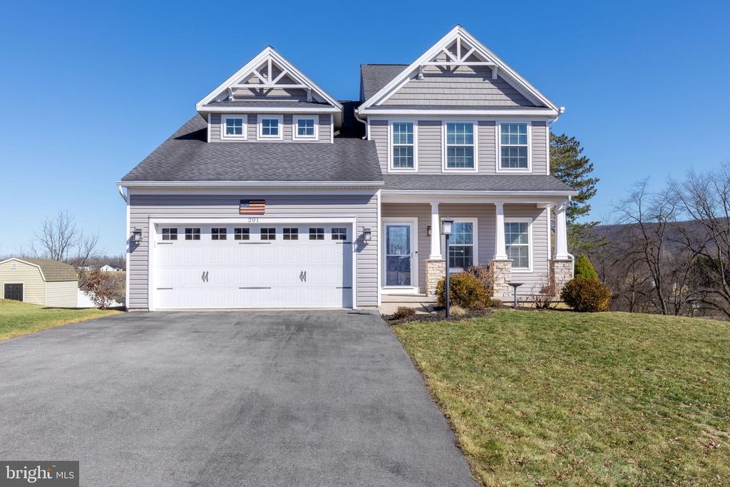 201 JEFFERSON CIR, Bellefonte, PA 16823