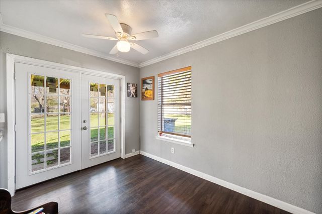 700 W 3rd Avenue, Corsicana, TX 75110