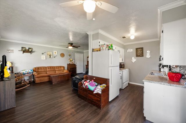 700 W 3rd Avenue, Corsicana, TX 75110