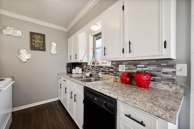 700 W 3rd Avenue, Corsicana, TX 75110