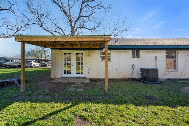 700 W 3rd Avenue, Corsicana, TX 75110