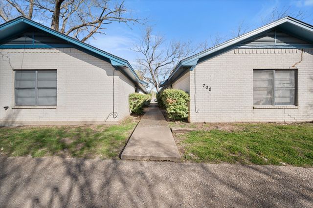 700 W 3rd Avenue, Corsicana, TX 75110