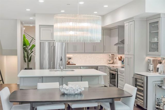 536 4TH AVENUE S 2, St Petersburg, FL 33701