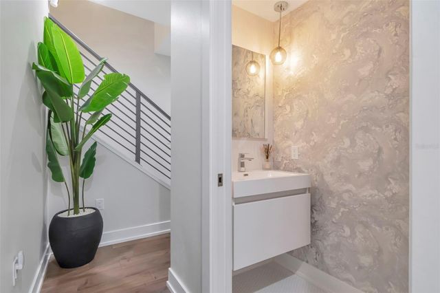 536 4TH AVENUE S 2, St Petersburg, FL 33701