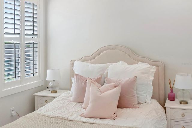 536 4TH AVENUE S 2, St Petersburg, FL 33701