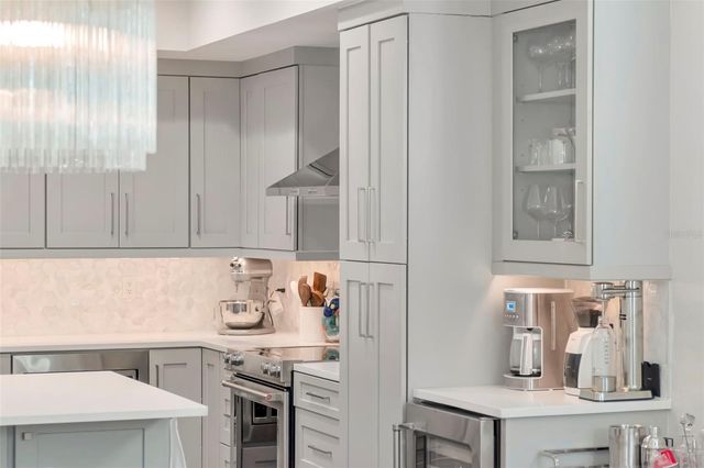 536 4TH AVENUE S 2, St Petersburg, FL 33701