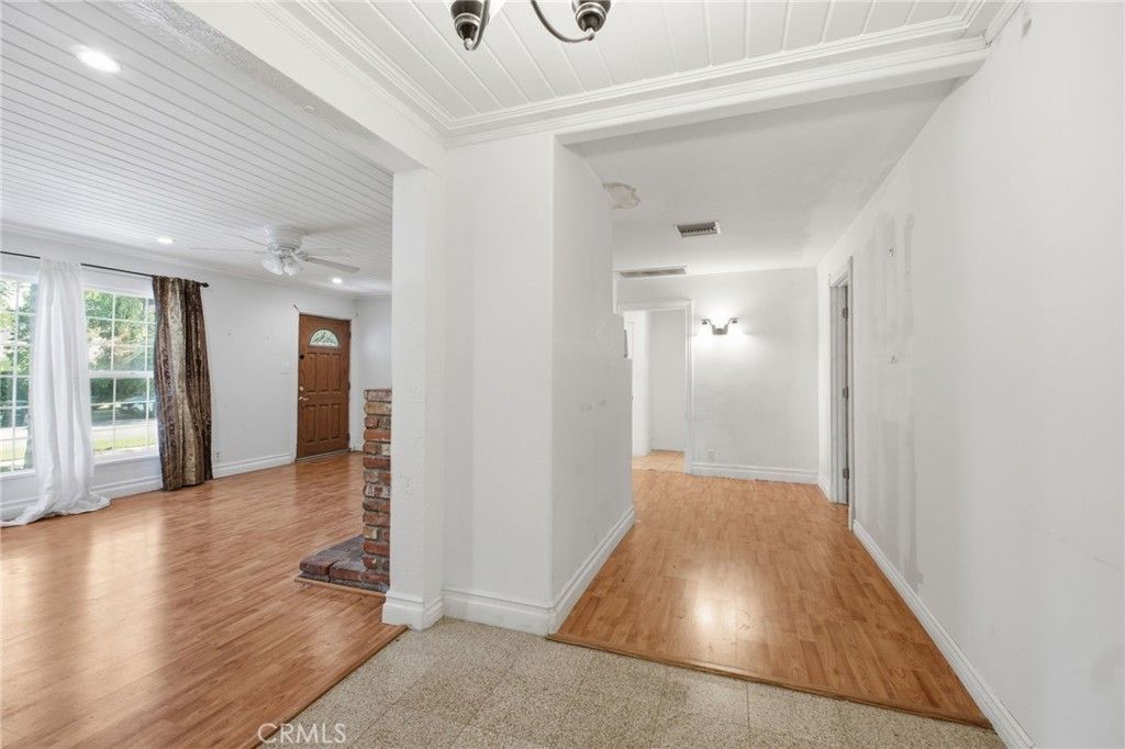 611 S Griffith Park, Burbank, CA 91506 — photo 5