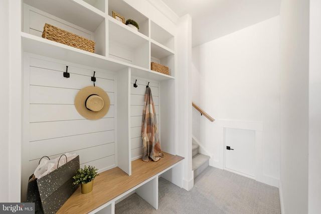 204 3RD AVE, Newtown Square, PA 19073