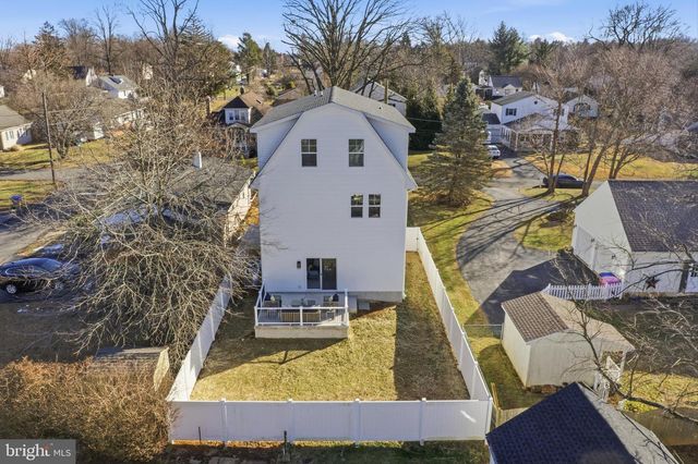 204 3RD AVE, Newtown Square, PA 19073