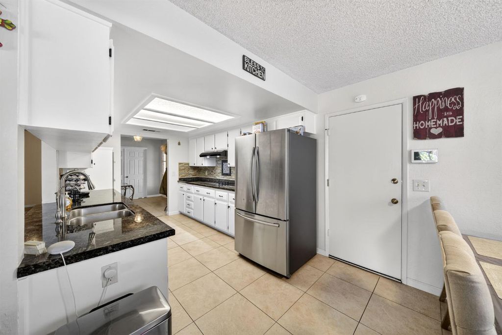 Image 11 of property listing at 8219 N San Pablo Avenue, Fresno, CA 93711